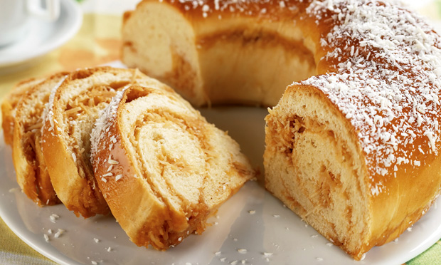 Rosca de doce de leite e coco Rosca de doce de leite e coco