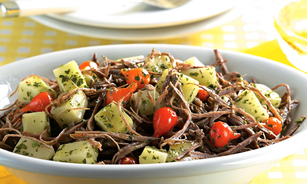 Salada de acém com chuchu Salada de acém com chuchu