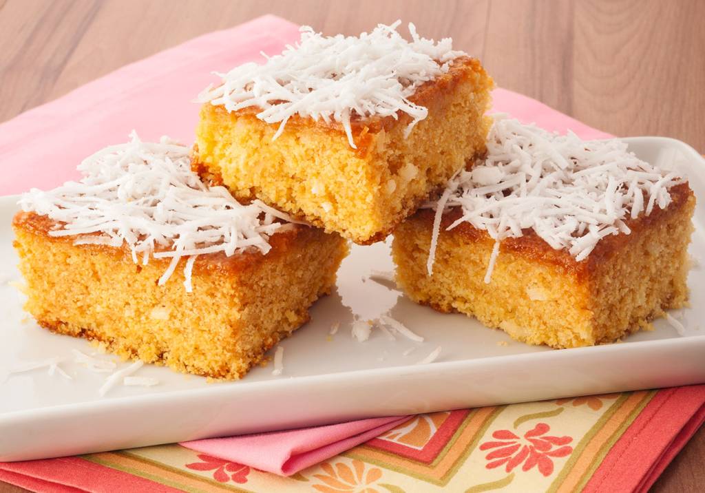 Bolo de fubá com mel