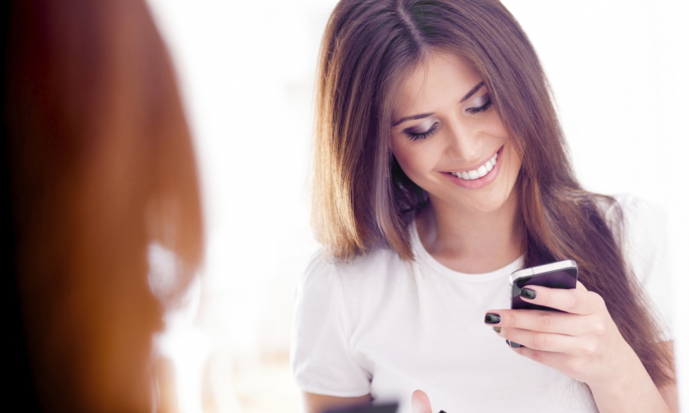 Marcia de Luca: A “geração da cabeça baixa” precisa arranjar tempo para reflexão