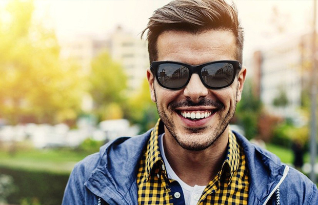 Conheça os novos óculos que permitem aos daltônicos enxergarem todas as cores