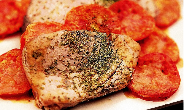 Atum com orégano e tomate frito Atum com orégano e tomate frito