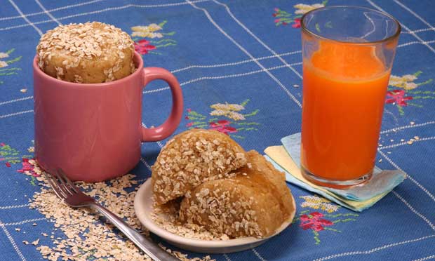 Bolo de farinha integral na caneca Bolo de farinha integral na caneca