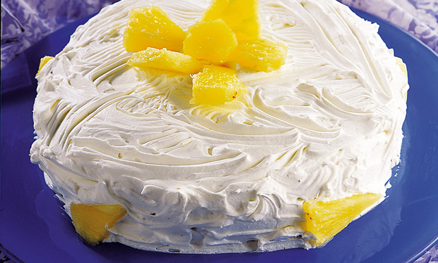 Bolo gelado de abacaxi com chantily Bolo gelado de abacaxi com chantily