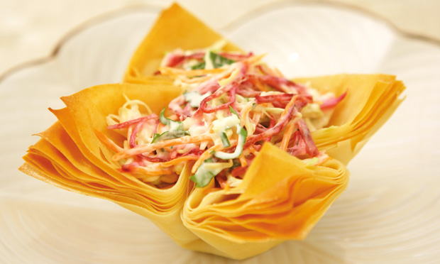 Cestinhas com salpicão de vegetais Cestinhas com salpicão de vegetais