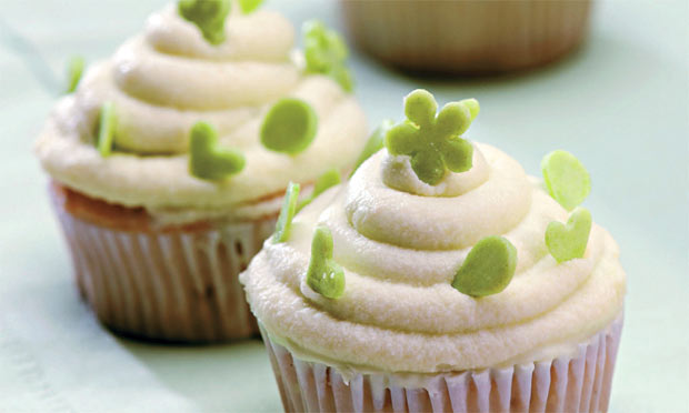 Cupcake light de maçã, uvas-passas e especiarias Cupcake light de maçã, uvas-passas e especiarias