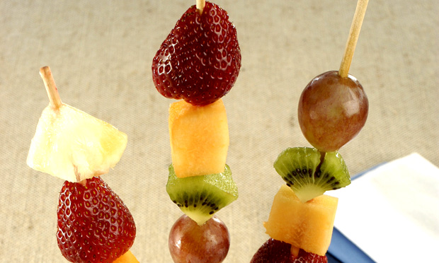 Espetinho de frutas Espetinho de frutas