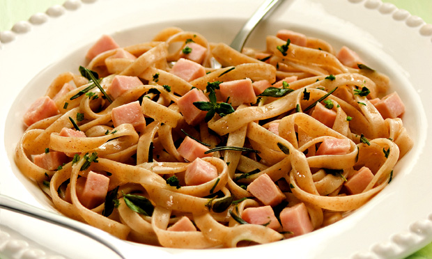Fettuccine ao molho de Ervas Fettuccine ao molho de Ervas