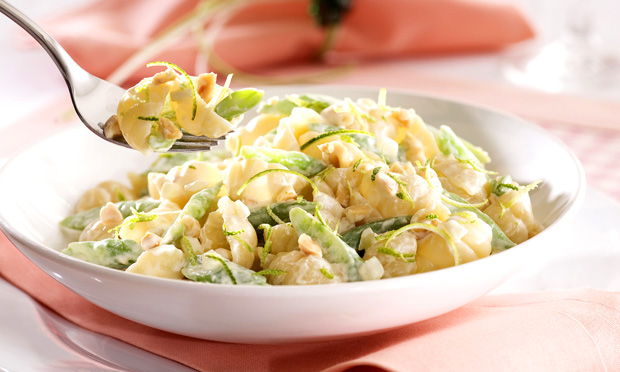 Macarrão Cremoso com Vagem e Amendoim Macarrão Cremoso com Vagem e Amendoim
