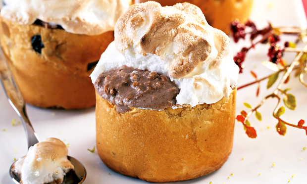 Minipanetone com sorvete e merengue Minipanetone com sorvete e merengue