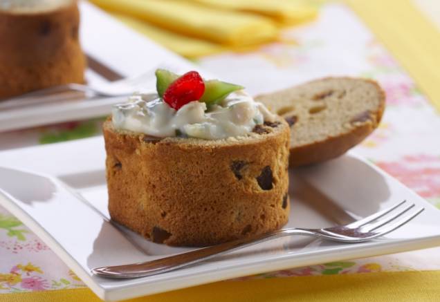 Minipanetones com creme de figo e nozes Minipanetones com creme de figo e nozes