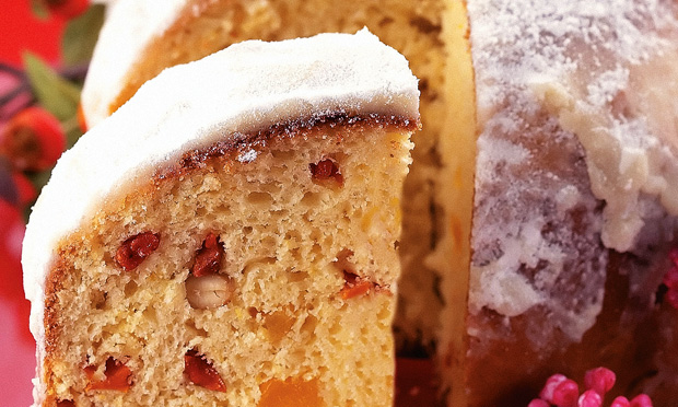 Panetone com cobertura de marzipã Panetone com cobertura de marzipã
