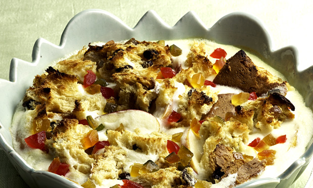 Panetone com creme de baunilha e maçã ao forno Panetone com creme de baunilha e maçã ao forno