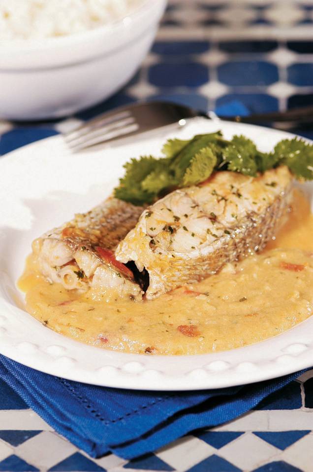 Peixe ensopado com pirão Peixe ensopado com pirão