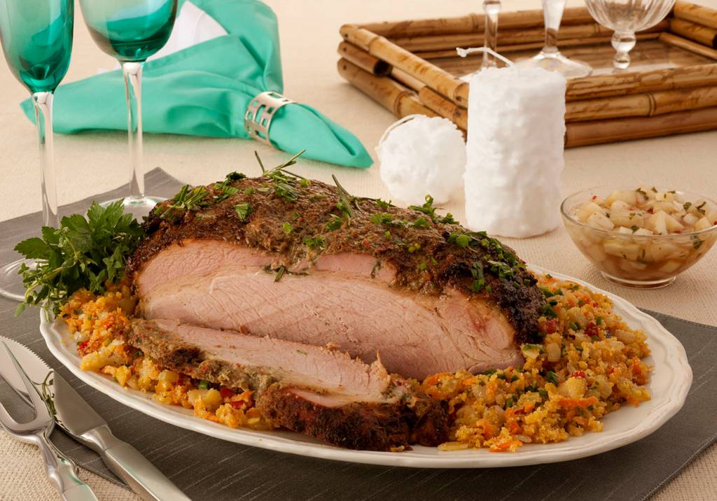 Pernil com farofa e molho