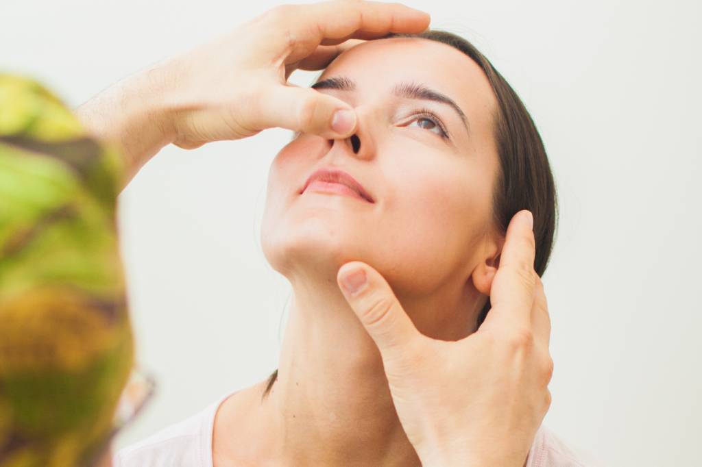 O que é rinoplastia e quando a cirurgia é a melhor opção