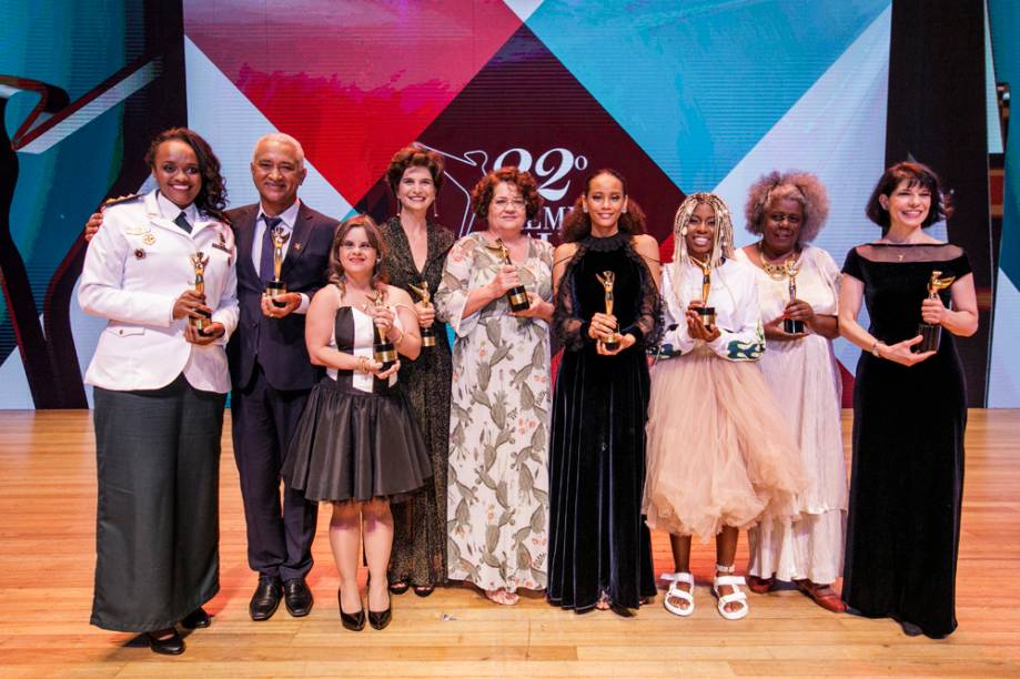 Os vencedores da noite: Denice Santiago, Avanildo da Silva, Fernanda Honorato, Fernanda Feitosa, Eurasia Agizzio, Taís Araújo, MC Soffia, Conceição Evaristo e Elisabete Dal Pino