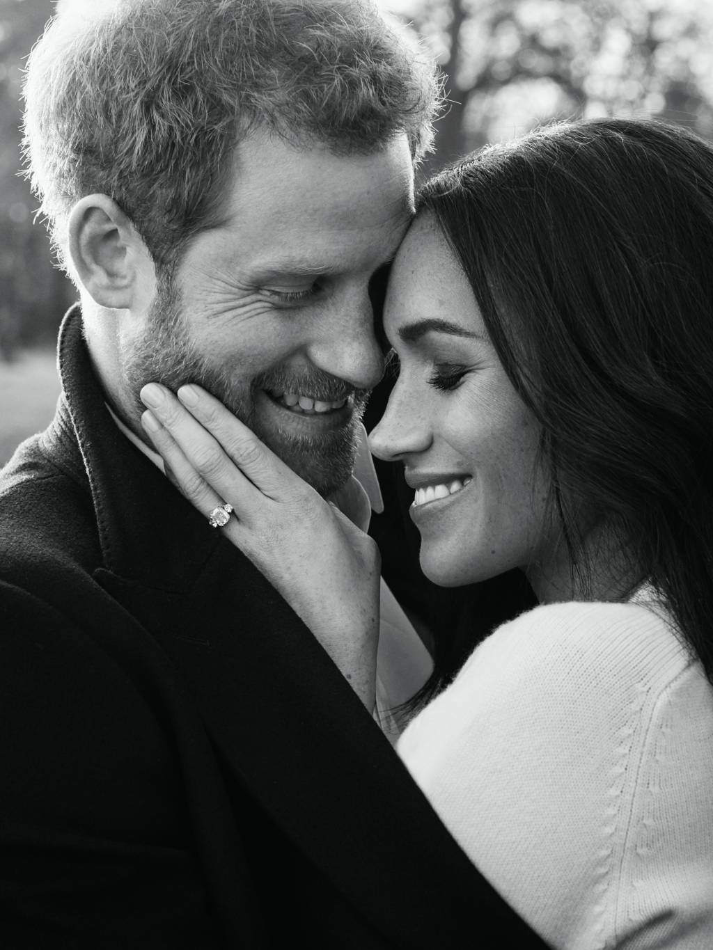 Harry e Meghan têm fotos de noivado bem diferentes