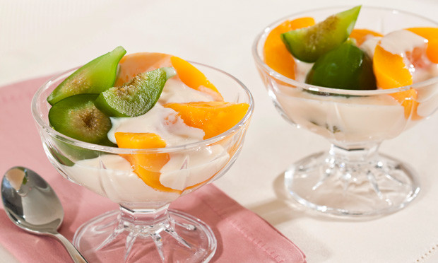 receita-taca-frutas-em-calda-e-creme-de-coco receita-taca-frutas-em-calda-e-creme-de-coco