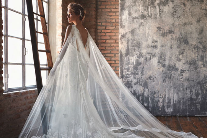 Vestido de noiva com capa