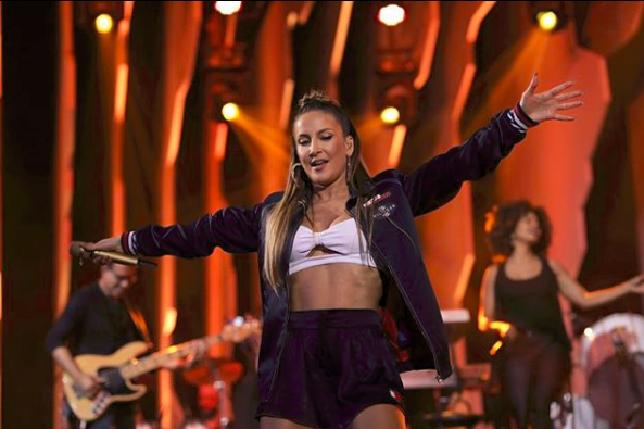 Filhos de Claudia Leitte roubam a cena em show