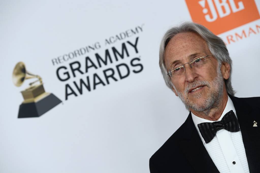 Após ser acusado de machismo, chefe do Grammy anuncia que deixará o cargo