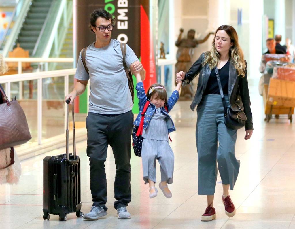 gabriel braga nunes com filha, maria, e esposa gabriel braga nunes com filha, maria, e esposa