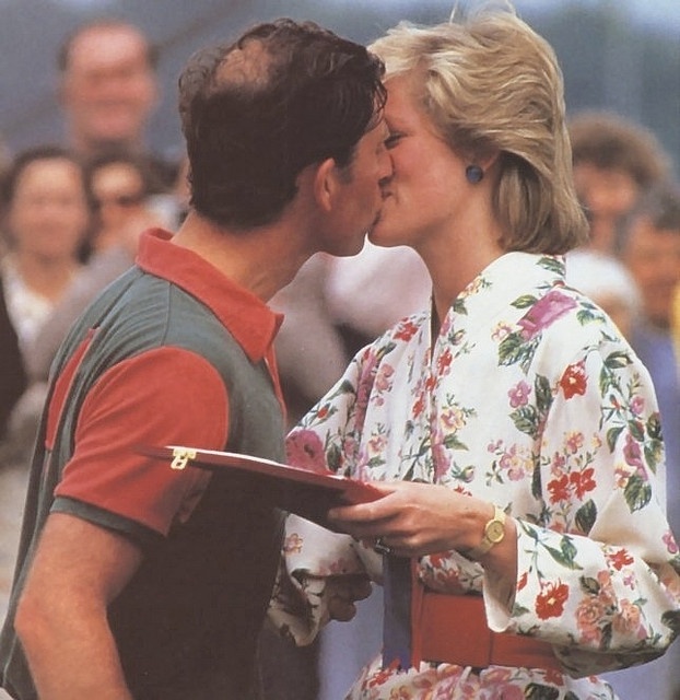 charles diana kissing charles diana kissing