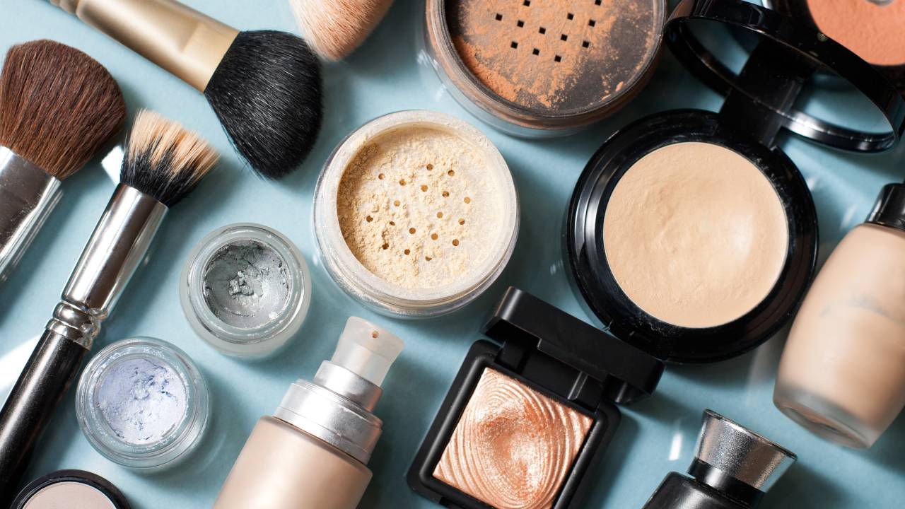 Cosméticos com vitaminas ajudam a manter a pele saudável