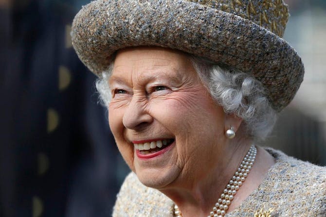 news-queen-elizabeth-drinks news-queen-elizabeth-drinks