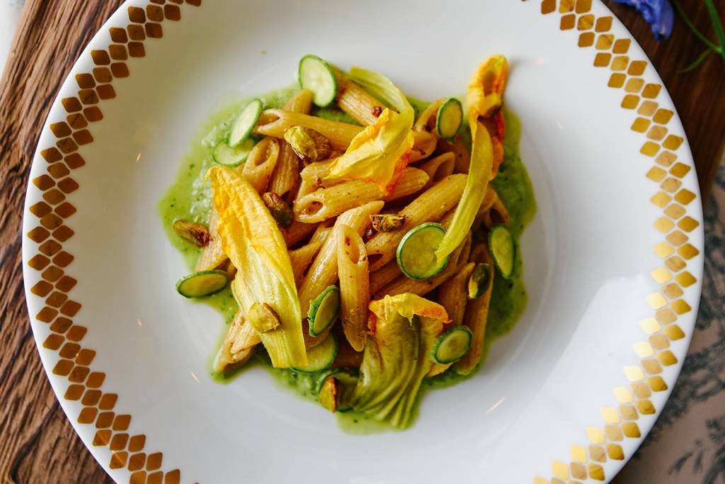 penne integral com molho de abobrinha e pistache penne integral com molho de abobrinha e pistache