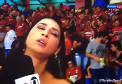 Jogadora desmaia ao vivo durante entrevista na TV. Veja vídeo