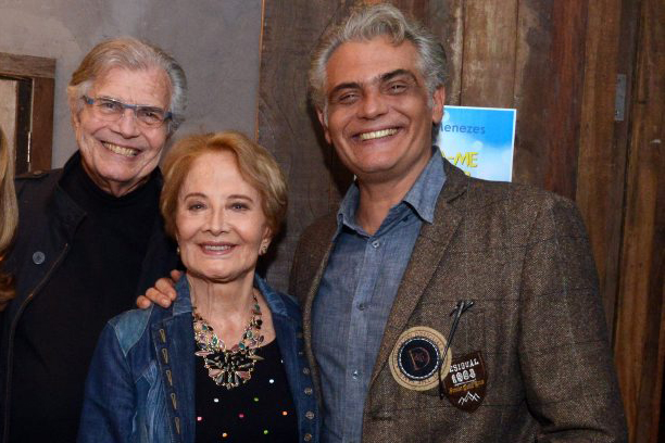 Juntos, Tarcísio Meira, Glória Menezes e Tarcísio Filho formam uma das mais clássicas famílias da televisão brasileira. Só entre os pais, são mais de 60 anos de carreira. Já o filho deu seus primeiros passos em 1980, não parando desde então.