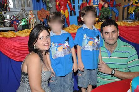 Militar faz mulher e filhos reféns