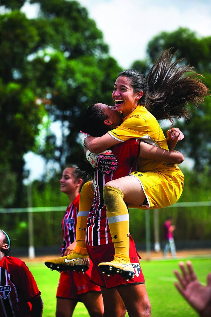 FUTEBOL FEMININO FUTEBOL FEMININO