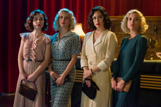 <strong>As Telefonistas: Temporada 4 (estreia em 09/08): </strong><span style="font-weight:400;">Em meio às mudanças sociais de 1931, as amigas acabam envolvidas em um assassinato e precisam solucionar o crime antes que uma delas seja condenada.</span> <strong>As Telefonistas: Temporada 4 (estreia em 09/08): </strong><span style="font-weight:400;">Em meio às mudanças sociais de 1931, as amigas acabam envolvidas em um assassinato e precisam solucionar o crime antes que uma delas seja condenada.</span>