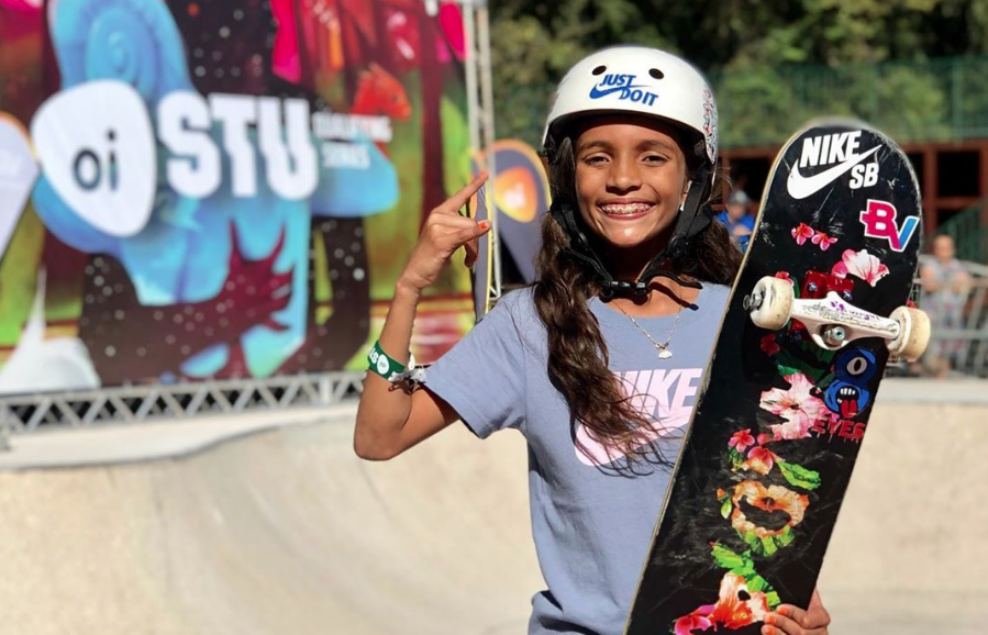 Brasileira de 11 anos se torna a mais jovem campeã de mundial de skate