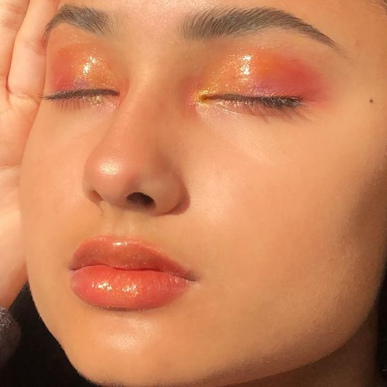glossy eyes glossy eyes
