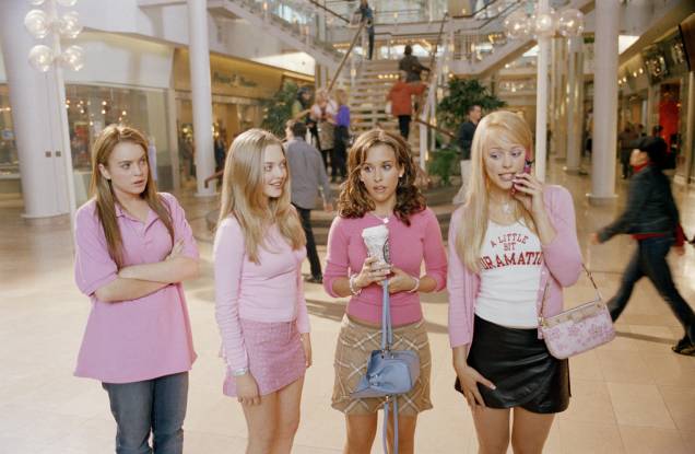 <strong>Meninas Malvadas (estreia em 01/09): </strong>Cady entra para a turma mais popular da escola, mas as coisas ficam complicadas quando o ex da líder da turma quer namorá-la. <strong>Meninas Malvadas (estreia em 01/09): </strong>Cady entra para a turma mais popular da escola, mas as coisas ficam complicadas quando o ex da líder da turma quer namorá-la.