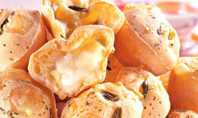 Até na caneca: 3 receitas para se deliciar no Dia do Pão de Queijo