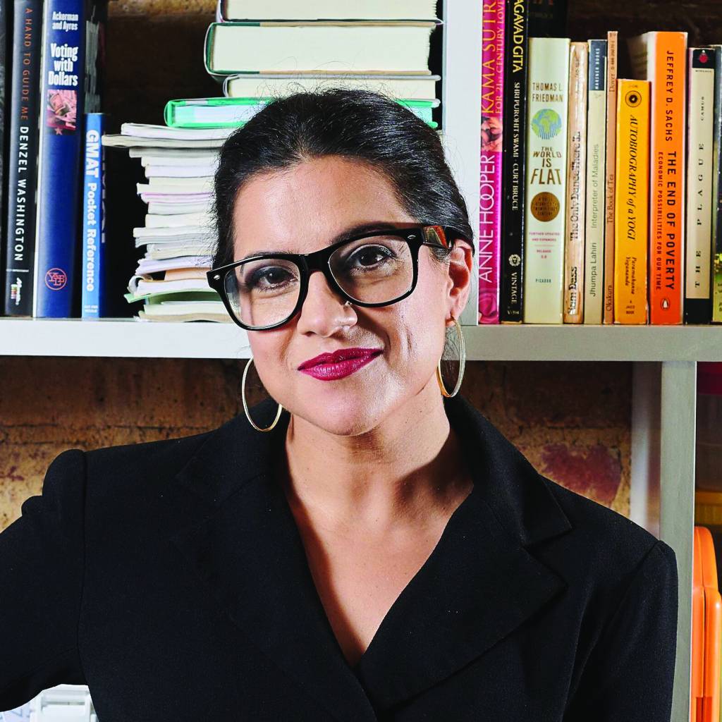 A advogada americana Reshma Saujani criou uma ONG para ensinar programação para meninas e aproximá-las da tecnologia A advogada americana Reshma Saujani criou uma ONG para ensinar programação para meninas e aproximá-las da tecnologia