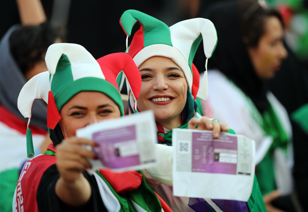 Iranianas vão a estádio após 40 anos Iranianas vão a estádio após 40 anos