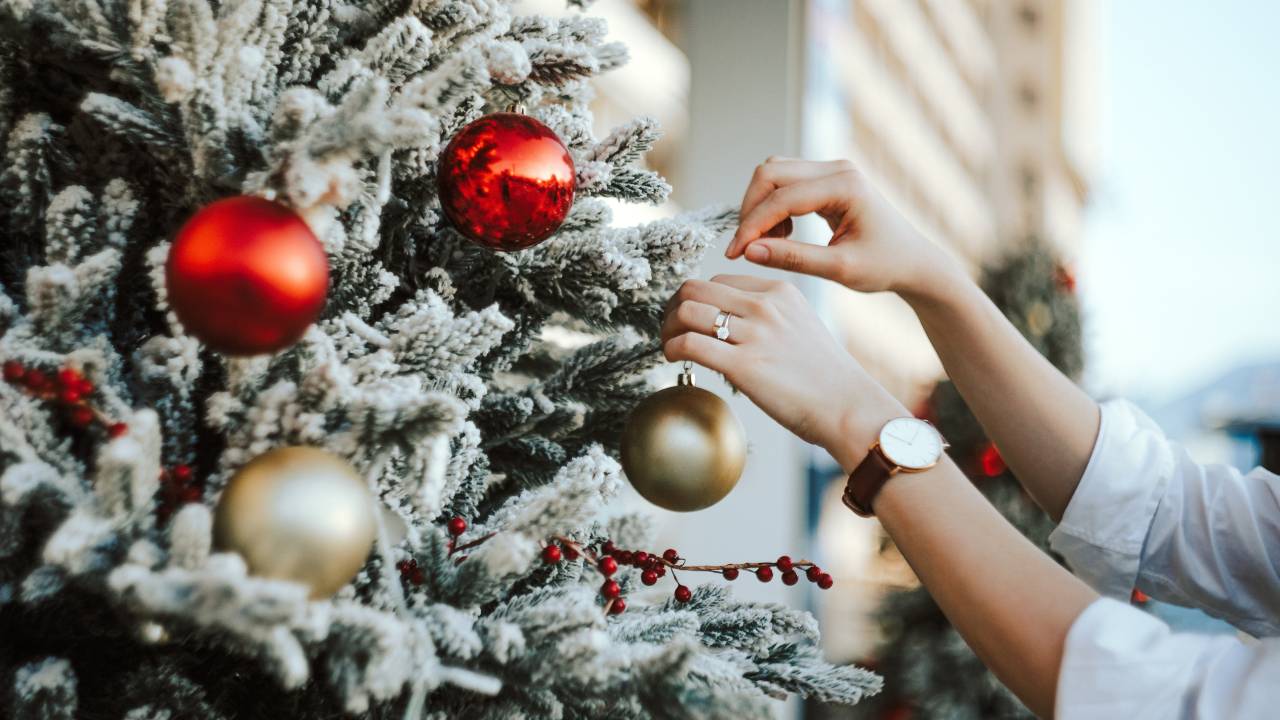 14 árvores de Natal temáticas para impressionar os convidados