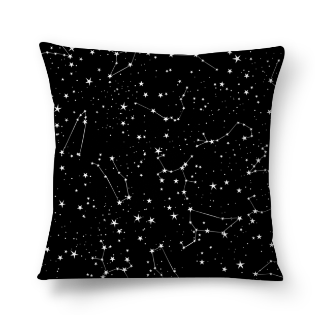 Almofada Constellations, de poliéster, 40 x 40 cm. <a href="https://www.colab55.com/@whatever/pillows/constellations" target="_blank" rel="noopener">Colab 55</a>, R$ 60 Almofada Constellations, de poliéster, 40 x 40 cm. <a href="https://www.colab55.com/@whatever/pillows/constellations" target="_blank" rel="noopener">Colab 55</a>, R$ 60