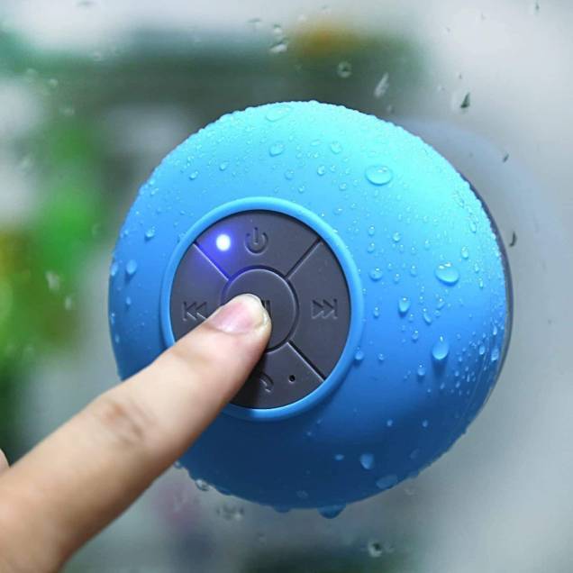Caixinha de som Speaker Bluetooth, à prova d´água, recarregável (USB). <a href="https://www.submarino.com.br/produto/88023822/caixinha-som-bluetooth-prova-dagua-chuveiro-banheiro-caixa?pfm_carac=caixa%20de%20som%20chuveiro&pfm_index=0&pfm_page=search&pfm_pos=grid&pfm_type=search_page%20&sellerId" target="_blank" rel="noopener">Submarino</a>, R$ 31,99 Caixinha de som Speaker Bluetooth, à prova d´água, recarregável (USB). <a href="https://www.submarino.com.br/produto/88023822/caixinha-som-bluetooth-prova-dagua-chuveiro-banheiro-caixa?pfm_carac=caixa%20de%20som%20chuveiro&pfm_index=0&pfm_page=search&pfm_pos=grid&pfm_type=search_page%20&sellerId" target="_blank" rel="noopener">Submarino</a>, R$ 31,99