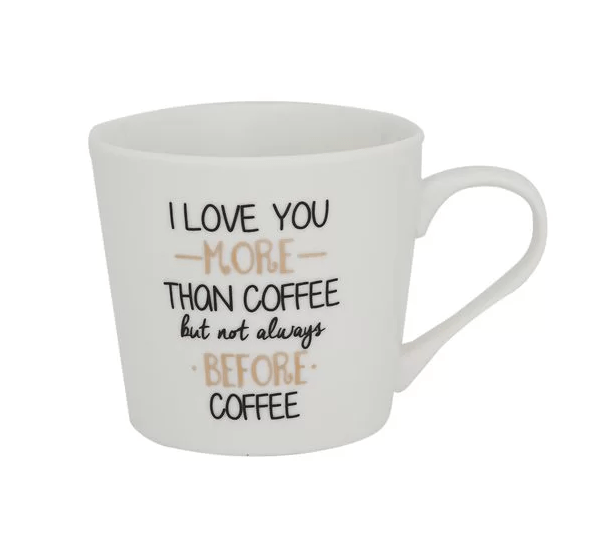 Caneca de porcelana Coffee Lovers com capacidade para 410 ml.<a href="https://www.camicado.com.br/p/caneca-de-porcelana-coffee-lovers-410ml-home-style/-/A-000000000000038786-br.lc?sku=000000000000038786&gclid=EAIaIQobChMIrcK2xOLN4gIVEoGRCh1hZQI-EAkYEyABEgJkEfD_BwE"> Camicado</a>, R$ 29,90