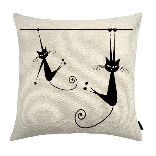 Almofada Cat, de algodão, 40 x 40 cm. <a href="https://www.fastlar.com.br/almofada-cat-estampada-40x40cm-e6-p25864/" target="_blank" rel="noopener">FastLar</a>, R$ 23,66 Almofada Cat, de algodão, 40 x 40 cm. <a href="https://www.fastlar.com.br/almofada-cat-estampada-40x40cm-e6-p25864/" target="_blank" rel="noopener">FastLar</a>, R$ 23,66