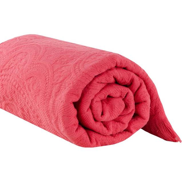 Colcha Queen Vitta Buddemeyer. <a href="https://www.extra.com.br/CamaMesaBanho/ColchaCobre-leito/colcha-queen-buddemeyer-vitta-franja-vermelha-9469380.html?utm_medium=cpc&utm_source=gp_pla&IdSku=9469380&idLojista=31079" target="_blank" rel="noopener">Extra</a>, R$ 189 Colcha Queen Vitta Buddemeyer. <a href="https://www.extra.com.br/CamaMesaBanho/ColchaCobre-leito/colcha-queen-buddemeyer-vitta-franja-vermelha-9469380.html?utm_medium=cpc&utm_source=gp_pla&IdSku=9469380&idLojista=31079" target="_blank" rel="noopener">Extra</a>, R$ 189