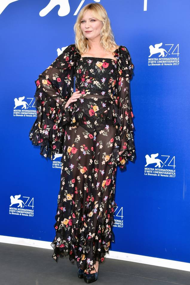 <strong>Kirsten Dunst</strong> de <strong>Rodarte</strong> no photocall de <strong>Woodshock</strong>. <strong>Kirsten Dunst</strong> de <strong>Rodarte</strong> no photocall de <strong>Woodshock</strong>.