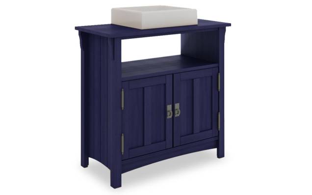 Armário para pia Mission, da Mão & Formão, de eucalipto reflorestado, 89 x 42 x 85 cm. <a href="https://www.ideastore.com.br/produtos/67-3144/armario+de+madeira+para+banheiro+mission+-+balcao+grande+rustico+para+lavabo+cor+azul+escuro+-+89x42x85cm" target="_blank" rel="noopener">Idea Store</a>, R$ 1057,11 Armário para pia Mission, da Mão & Formão, de eucalipto reflorestado, 89 x 42 x 85 cm. <a href="https://www.ideastore.com.br/produtos/67-3144/armario+de+madeira+para+banheiro+mission+-+balcao+grande+rustico+para+lavabo+cor+azul+escuro+-+89x42x85cm" target="_blank" rel="noopener">Idea Store</a>, R$ 1057,11